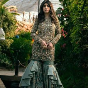 Conjunto Premium de Kurti y Gharara con Bordado Intenso para Fiestas y Bodas - Product Image 6