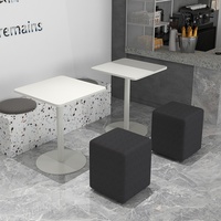 Table basse carrée moderne en fer pour usage commercial dans les cafés, salons de thé et salles d'accueil