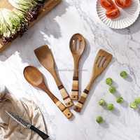 Woodsun Ustensiles de cuisine Spatule de cuisson Cuillère anti-fuite Turner