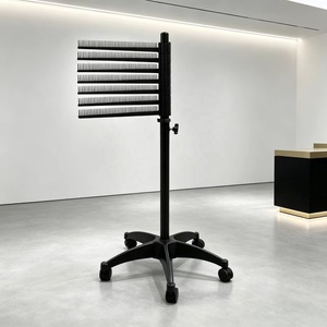 Soporte Moderno para Extensiones de Cabello de Plástico para Salón de Belleza, Ajustable, Móvil y Giratorio, para Pelucas y Trenzas, Ideal para Centros Comerciales, Apartamentos y Supermercados - Product Image 1