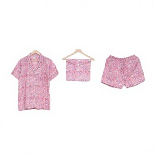 Ensemble de pyjama respirant en coton indien imprimé numériquement à manches courtes pour femme, chemise et pantalon sexy, motif cerise, collection printemps-été, vente en gros - Product Image 1