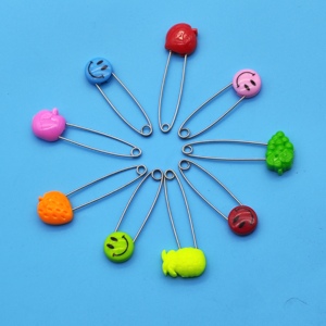 Approvisionnement d'usine 55mm pas cher coloré <span class=keywords><strong>fantaisie</strong></span> bébé fruits couche <span class=keywords><strong>épingle</strong></span> de sûreté - Product Image 2