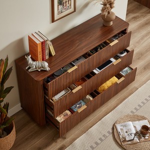 <span class=keywords><strong>Commode</strong></span> <span class=keywords><strong>moderne</strong></span> à 6 tiroirs en bois <span class=keywords><strong>massif</strong></span> avec design ondulé incurvé, meuble TV de 55 pouces de large pour chambre, salon et couloir - <span class=keywords><strong>Chêne</strong></span> - Product Image 3
