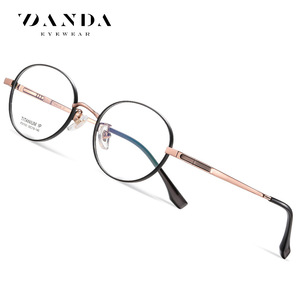 Danda Eyewear Lunettes rondes en titane à monture complète F31103 Unisexe Légères Anti-UV - Product Image 1