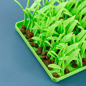 Doe Pet Slow Feeder Bols pour chiens Tapis à priser en silicone Bol pour aliments pour animaux de compagnie <span class=keywords><strong>Chat</strong></span> Chien Slip Lick Pad Nettoyage facile Distraction Chien Lécher <span class=keywords><strong>Herbe</strong></span> - Product Image 3