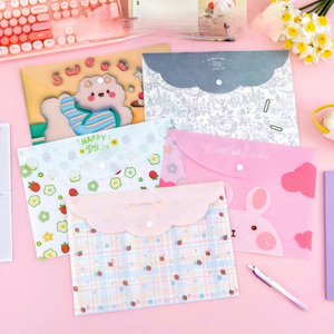 Cartella Portadocumenti A4 Trasparente con Disegno <span class=keywords><strong>di</strong></span> Ragazza Cartoonesca, Organizzatore Semplice in <span class=keywords><strong>Materiale</strong></span> PP per Documenti Scolastici - Product Image 1