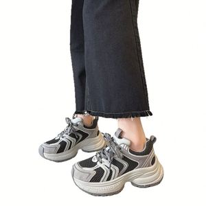 Zapatillas Retro Gruesas Negras y Grises, Calzado Deportivo Versátil con Suela Alta Transpirable de Malla para Mujeres de Baja Estatura - Product Image 6