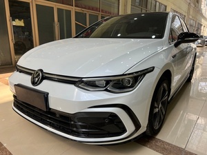 YD AUTO Volkswagen Golf 280TSI DSG R-line 2023 Gasolina Blanco Polar Motor Delantero Tracción Delantera 27,916km en Stock - Product Image 1