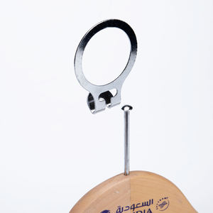 高品质防盗衣架酒店木制衣架带防盗环 - Product Image 5