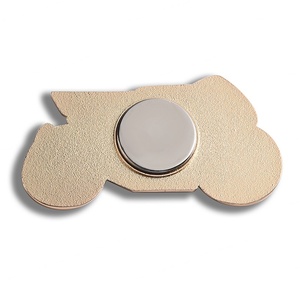 Aimant de réfrigérateur en métal émaillé dur personnalisé, design créatif, forme de moto - Product Image 5