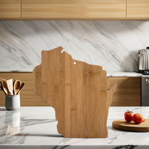 Tabla de cortar de bambú con forma de mapa, 33x31x1,5 cm, ligera y duradera para uso en la cocina - Product Image 3