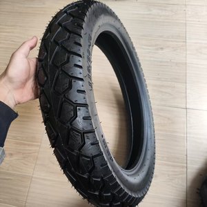Neumático de Repuesto de Caucho Natural con Certificación ISO de Alta Calidad 130/70-12, Neumático Nuevo para Motocicleta - Product Image 6