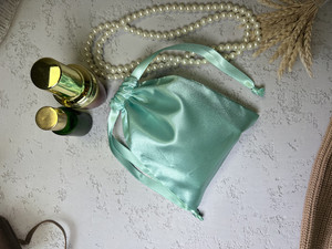 Pochette transparente personnalisée en velours/satin gaufré recyclable avec cordon de serrage pour bijoux, cadeaux, perruques, protection anti-poussière, mèches de cheveux et articles ménagers - Product Image 5