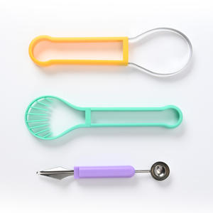 Cortador de Frutas Multifuncional 3 en 1 de Acero Inoxidable con Cuchara y Rebanador para Sandía y Carne - Product Image 1