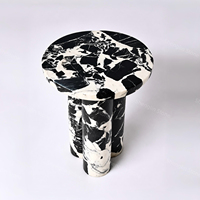 Table d'appoint ronde en marbre Calacatta sur mesure, 3 colonnes, mobilier en pierre pour salon contemporain et décoration de villa