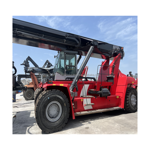 รถยกตู้คอนเทนเนอร์ Kalmar DRT450 มือสองราคาถูก 45 ตัน ขับเคลื่อน 4 ล้อ ระบบไฮดรอลิก พร้อมอุปกรณ์เปลี่ยนตำแหน่งตู้คอนเทนเนอร์ด้านข้าง สำหรับตู้คอนเทนเนอร์ขนาด 20 ฟุต 40 ฟุต ราคาประหยัด - Product Image 4