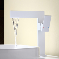 Robinet de lavabo cascade moderne et contemporain à poignée unique avec capteur tactile, montage sur plan, eau chaude et froide, en laiton
