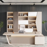 Chaise de bureau moderne et légère de luxe pour patron Table tendance de grande classe Mobilier en bois pour villa
