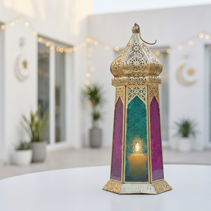 Lanterne porte-bougie chauffe-plat marocaine en métal doré conique avec verre floral coloré - Product Image 1