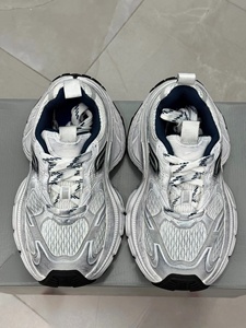 Chaussures de sport et de loisirs tendance 2026 personnalisées, de haute qualité, style rétro, pour hommes et femmes, en maille respirante, grandes tailles - Product Image 5