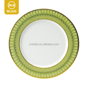 Service de Table de Mariage Européen Élégant – Assiettes de Luxe en Porcelaine Fine avec Bord Doré pour Location d'Événements et Traiteur de Banquets - Product Image 4