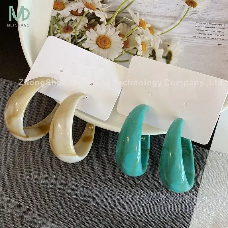 Korean Custom Fashion Jewelry 2021 Wholesale Women Vintage Colorful Clear Acrylic Resin C-shaped Stud Hoop Earrings