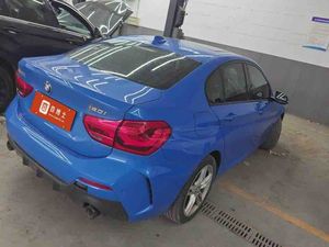 BMW 120i M Yao Night, pintura original azul, carrocería compacta, acero resistente, <span class=keywords><strong>seguro</strong></span> completo, 27.1, puerto de Tianjin, <span class=keywords><strong>coche</strong></span> actual en exportación. - Product Image 2