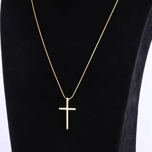 Cadena de Serpiente Redonda de Acero Inoxidable para Hombre, Diseño Nuevo, Alto Pulido, Chapada en Oro, con Colgante de Cruz Dorada - Product Image 4