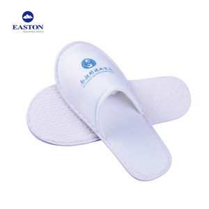 Chaussons d'hôtel confortables en coton jetable, chaussons de chambre à coucher en Chine pour femmes, chaussons d'hôtel bon marché et confortables - Product Image 4
