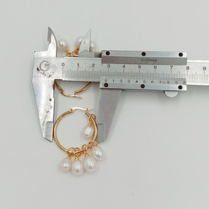 7-8mm <span class=keywords><strong>di</strong></span> alta qualità <span class=keywords><strong>di</strong></span> riso <span class=keywords><strong>perla</strong></span> naturale <span class=keywords><strong>con</strong></span> acciaio inossidabile 18k placcatura in oro <span class=keywords><strong>orecchino</strong></span> per <span class=keywords><strong>la</strong></span> <span class=keywords><strong>ragazza</strong></span> <span class=keywords><strong>di</strong></span> arte - Product Image 6