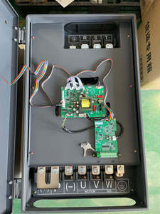 อินเวอร์เตอร์โซลาร์ VFD แบบ MPPT ขนาด 75-93 กิโลวัตต์ (100-125 แรงม้า) 380-480 โวลต์, ระบบขับเคลื่อนความถี่แปรผันสำหรับระบบปั๊มน้ำพลังงานแสงอาทิตย์เพื่อการชลประทาน - Product Image 5