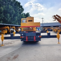 Grue de camion hydraulique Foton 12 tonnes certifiée CE, directement de l'usine, grue mobile personnalisée pour l'installation de murs-rideaux en hauteur