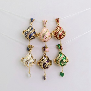 SHINNYGIFTS - Dije de <span class=keywords><strong>Huevo</strong></span> Esmaltado en Latón Chapado en Oro con Opción de Pendientes DIY, Estilo Fabergé - Product Image 4