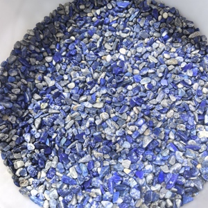 Vente en gros de pierres de <span class=keywords><strong>lapis</strong></span>-lazuli bleues naturelles polies de petite taille, copeaux de cristal, pierres roulées, pierres précieuses en <span class=keywords><strong>lapis</strong></span>-lazuli à vendre - Product Image 1