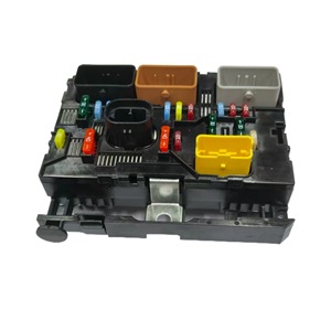 กล่องฟิวส์ Peugeot Citroen รุ่น 6500FH 9664055780 สำหรับ 307 C5 L11 ที่ยึดรีเลย์รถยนต์ - Product Image 4