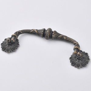 Poignée de meuble en bronze style chinois, tirette de tiroir 124 mm, quincaillerie décorative durable en alliage de zinc pour armoire - Product Image 2