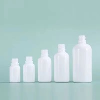 Flacon pulvérisateur rond en porcelaine blanche de haute qualité de 15 ml, 30 ml, 50 ml, 100 ml avec bouchon pulvérisateur en bambou pour emballage cosmétique
