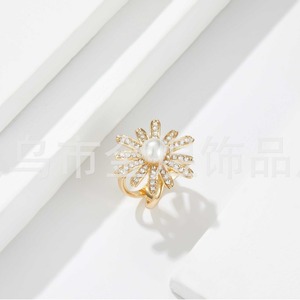Hebilla para Bufanda con Diseño Floral de Girasol, Perlas y Diamantes de Imitación, Accesorio de Ropa Otoño 2023 - Product Image 2