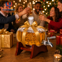 Distributeur de spiritueux en verre en forme de baril de 1000 ml personnalisé OEM avec support en bois – Cadeau créatif pour whisky, articles de bar pour la maison, le bar et le restaurant