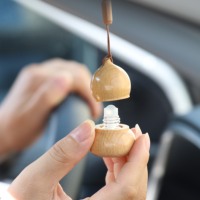 Nouveau Style gourde forme verre rouleau bouteille bois de hêtre parfum huile essentielle rouleau sur bouteille Support Logo personnalisé déodorant bouteille