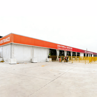 Grande Façade Murale en PVC Blanc avec Graphisme de Marque pour l'Entrée de Compétition de Motorsport, Abri de Contrôle d'Accès pour Spectateurs de Courses de Formule