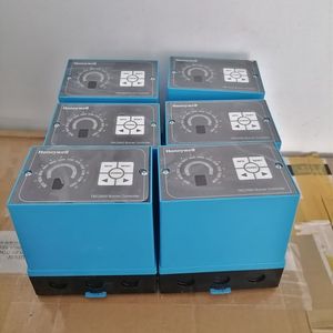 Controlador de Quemador TBC2800A1000 220VAC 50/60 Hz 9VA 51401583-100, Control de Quemador Rm7840 TBC2800 TBC2800A1000 - Product Image 2