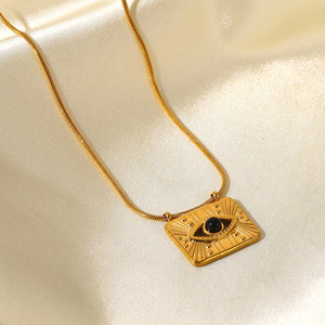 Vershal VSB205 collana pendente in acciaio inossidabile placcato oro 18K alla moda con catena di serpente a forma di osso morbido occhio quadrato - Product Image 3