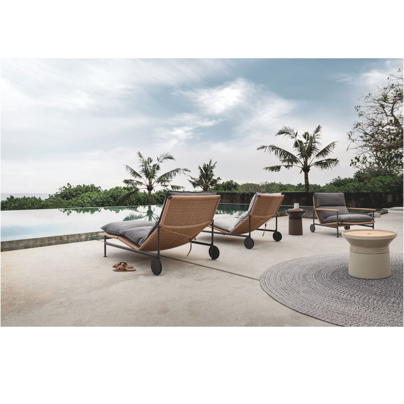Customized outdoor metal patio sun bed new modern aluminum chaise lounger high-end outdoor lounger