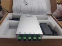 Mini amplificateur optique EDFA 1550nm 4 ports 17dBm WDM à fibre dopée à l'érbium pour CATV FTTH PON