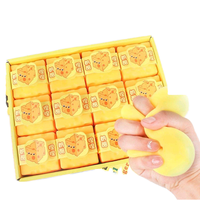 Jouet anti-stress créatif Beejay Square Cheese Pinch Fun Simulation Food Play, boule de tofu en caoutchouc, cadeau pour enfants