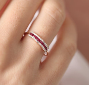 Anello di Coppia in Rame con Zirconi, Elegante Regalo di Anniversario, Gioiello da Indossare Ogni Giorno - Product Image 2