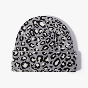 <span class=keywords><strong>Bonnet</strong></span> d'hiver imprimé léopard pour <span class=keywords><strong>femme</strong></span> Double couche épais tricoté doux et chaud Slouchy Hat - Product Image 4