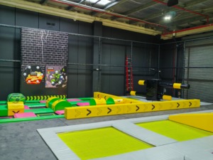 Parque Infantil Interior de Gran Tamaño, Diseñado por Expertos: Equipo de Entretenimiento Interior de Alta Calidad, Hecho a Medida y Aprobado por Agencias de Pruebas - Product Image 3