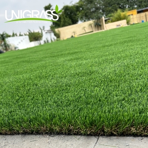 Rollo de alfombra de césped artificial para decoración de jardín UNIGRASS para evento, césped de paisaje, césped sintético, césped artificial - Product Image 1